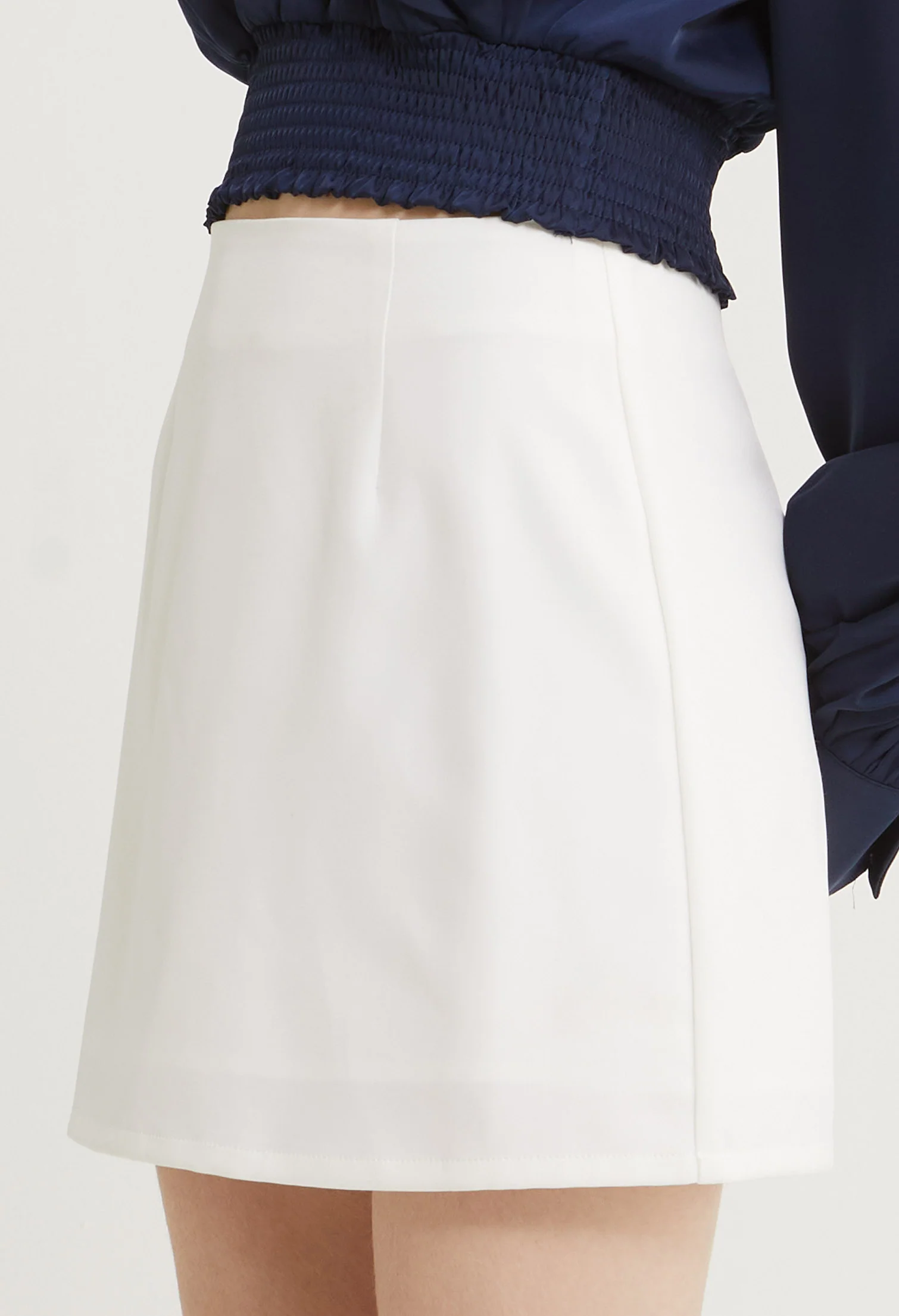 Essence Chic Mini Skirt