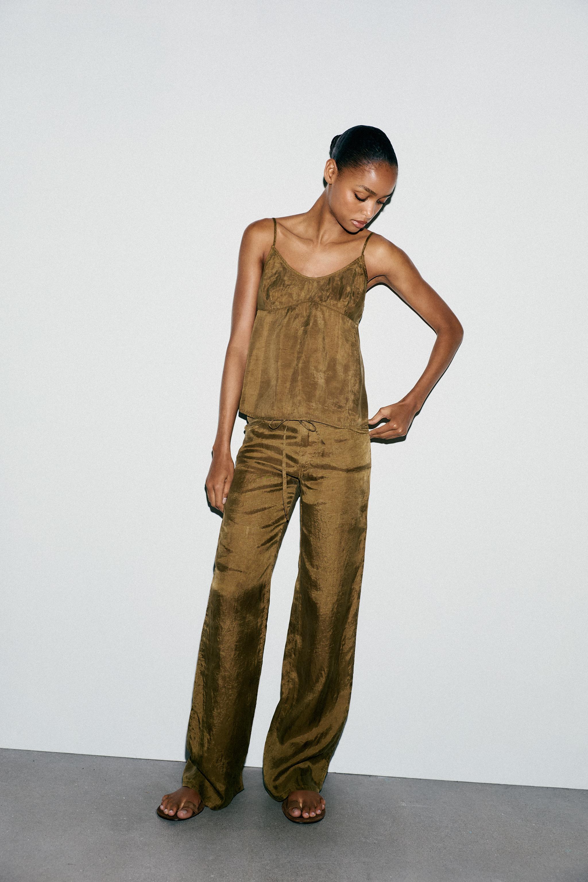 LYOCELL FLOWY TOP
