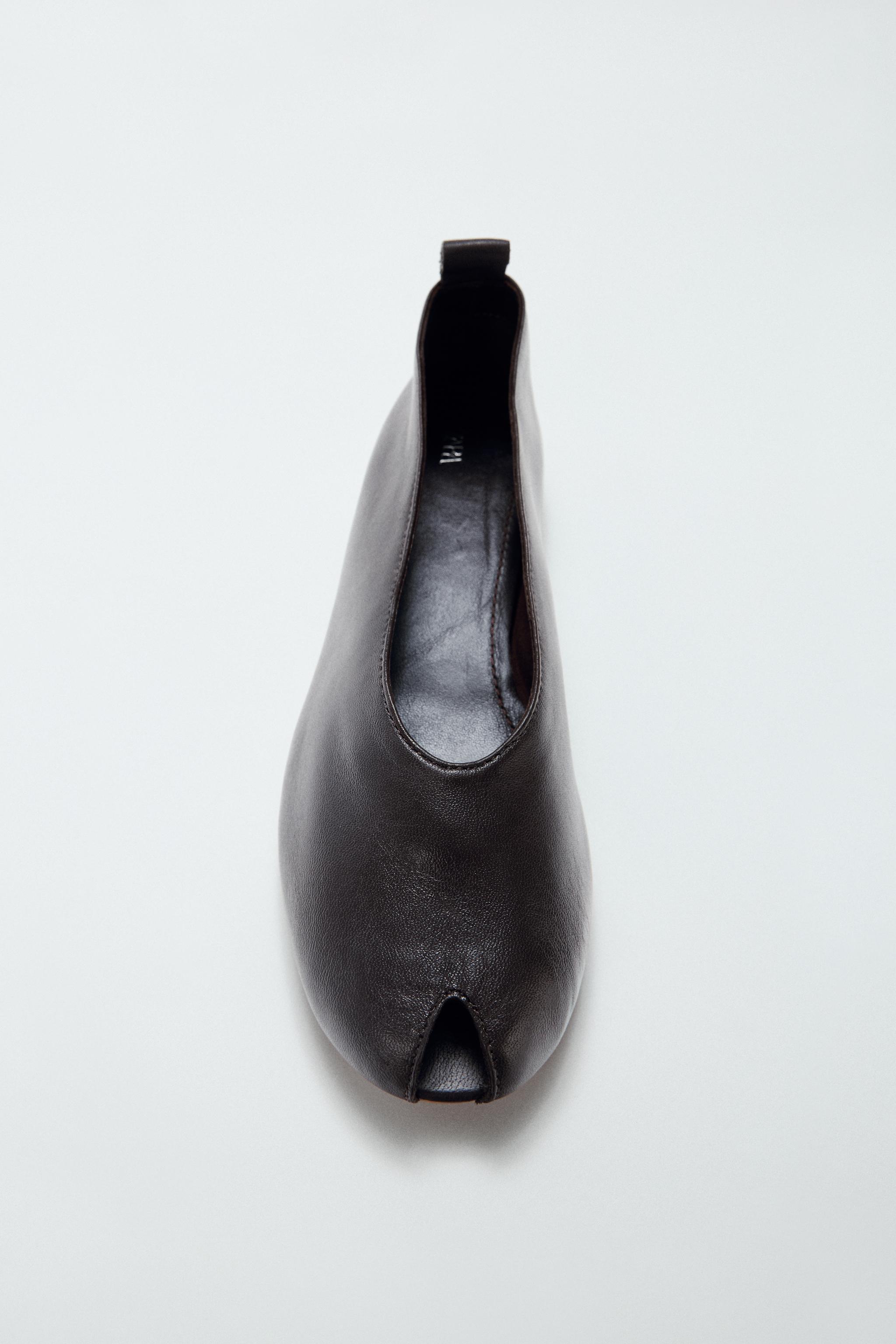 LEATHER BALLET FLATS WITH OPENING