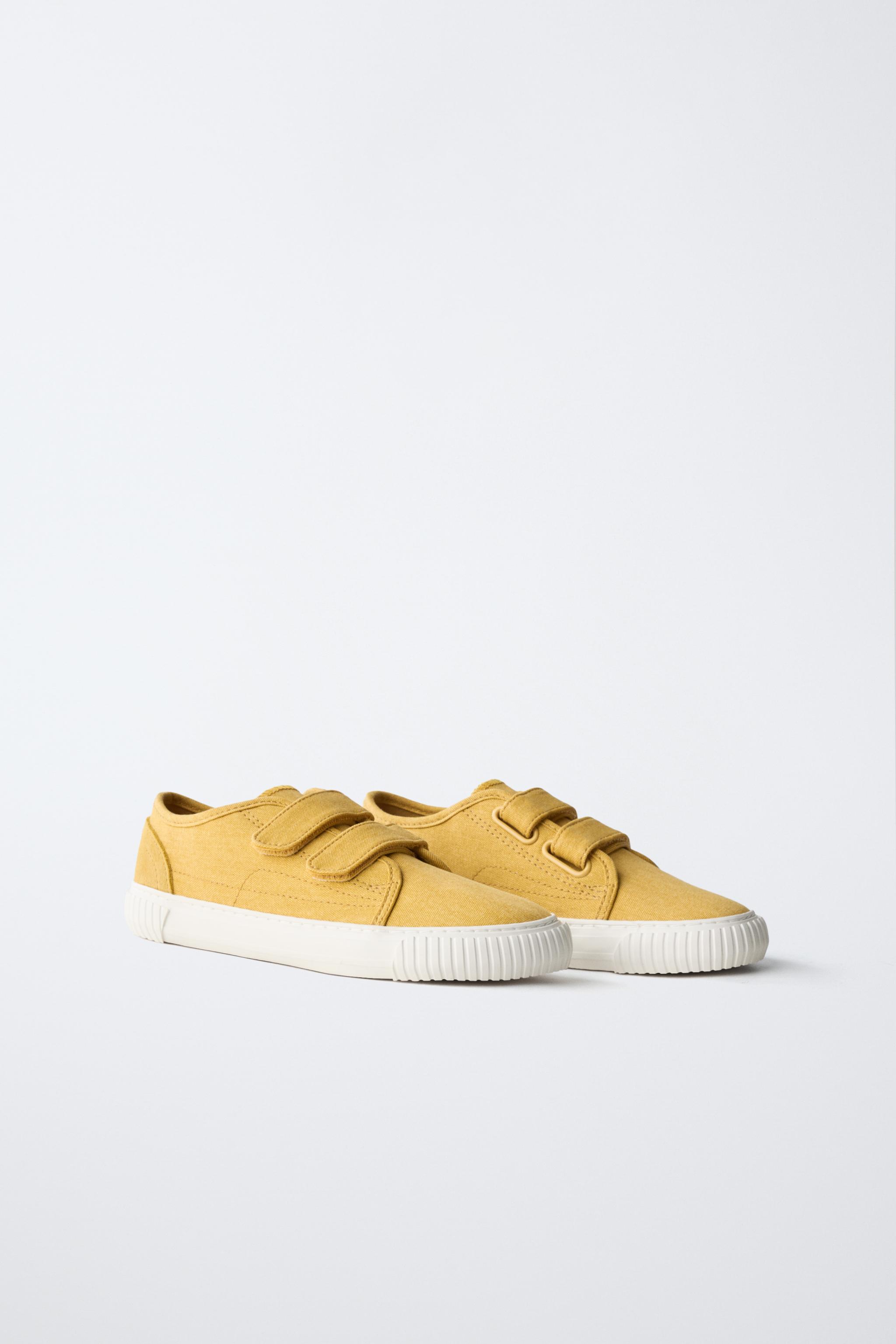 BAREFOOT SNEAKERS