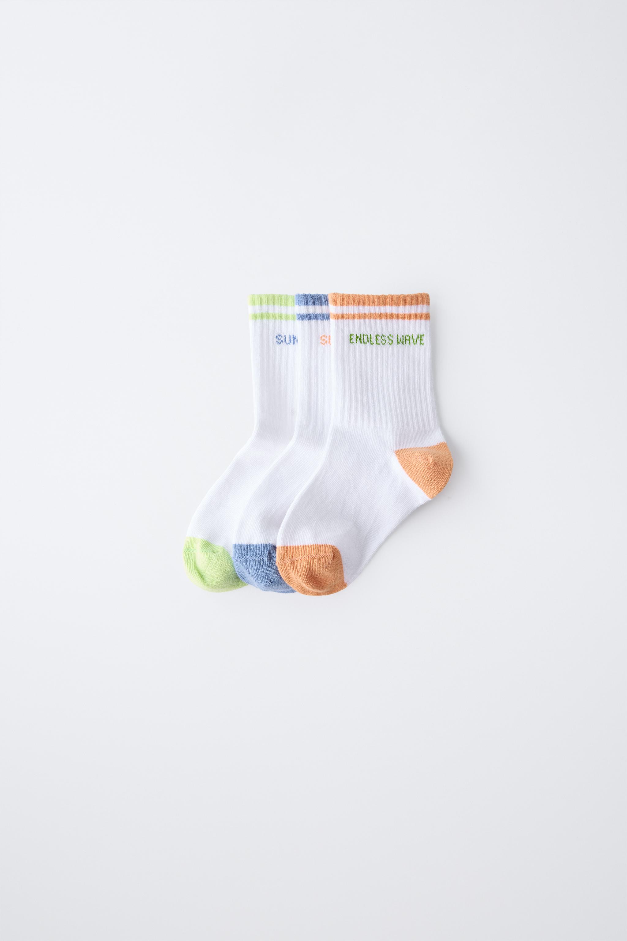 THREE-PACK OF STRIPED AND TEXT SOCKS