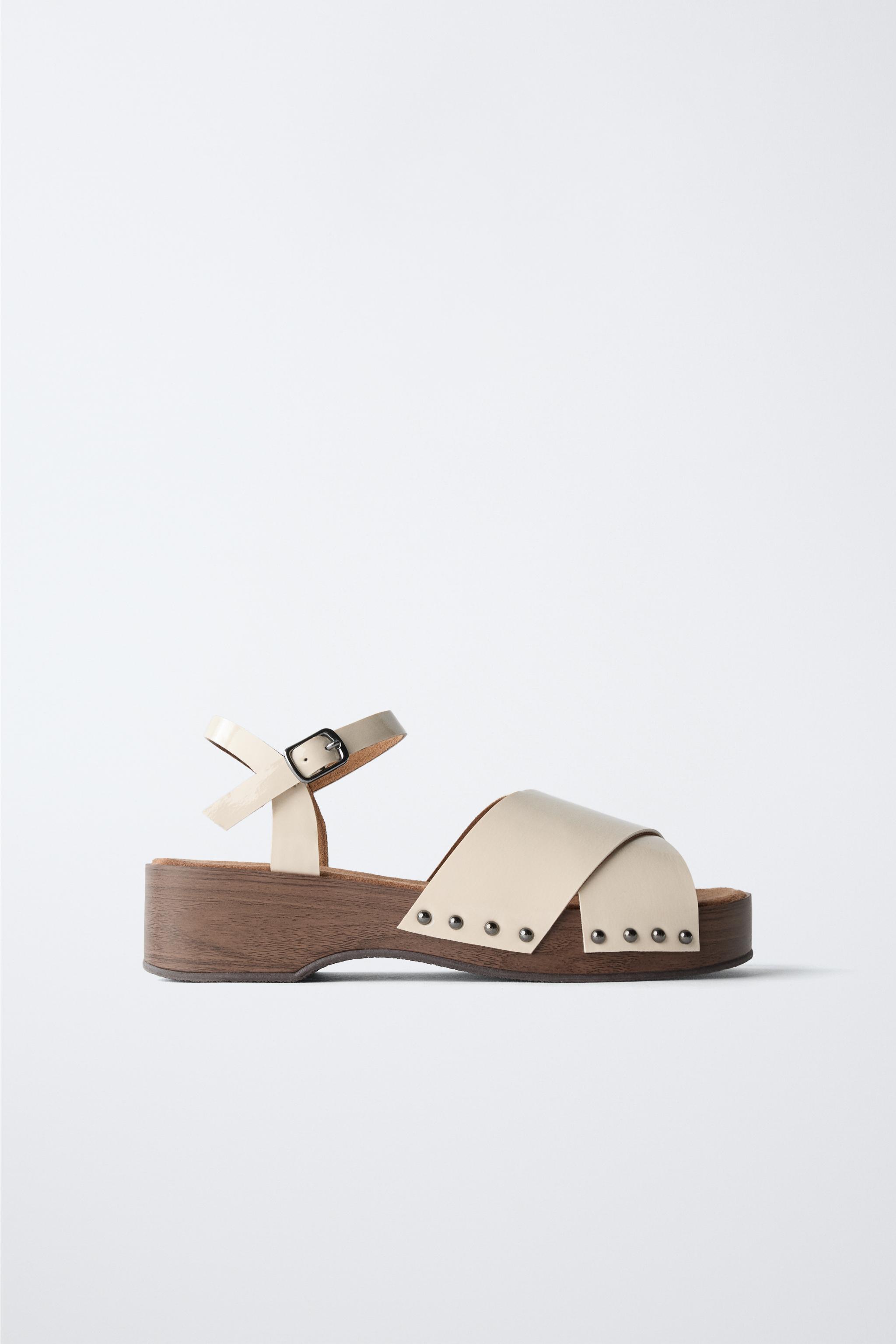 NEUTRAL PATENT-FINISH CLOGS