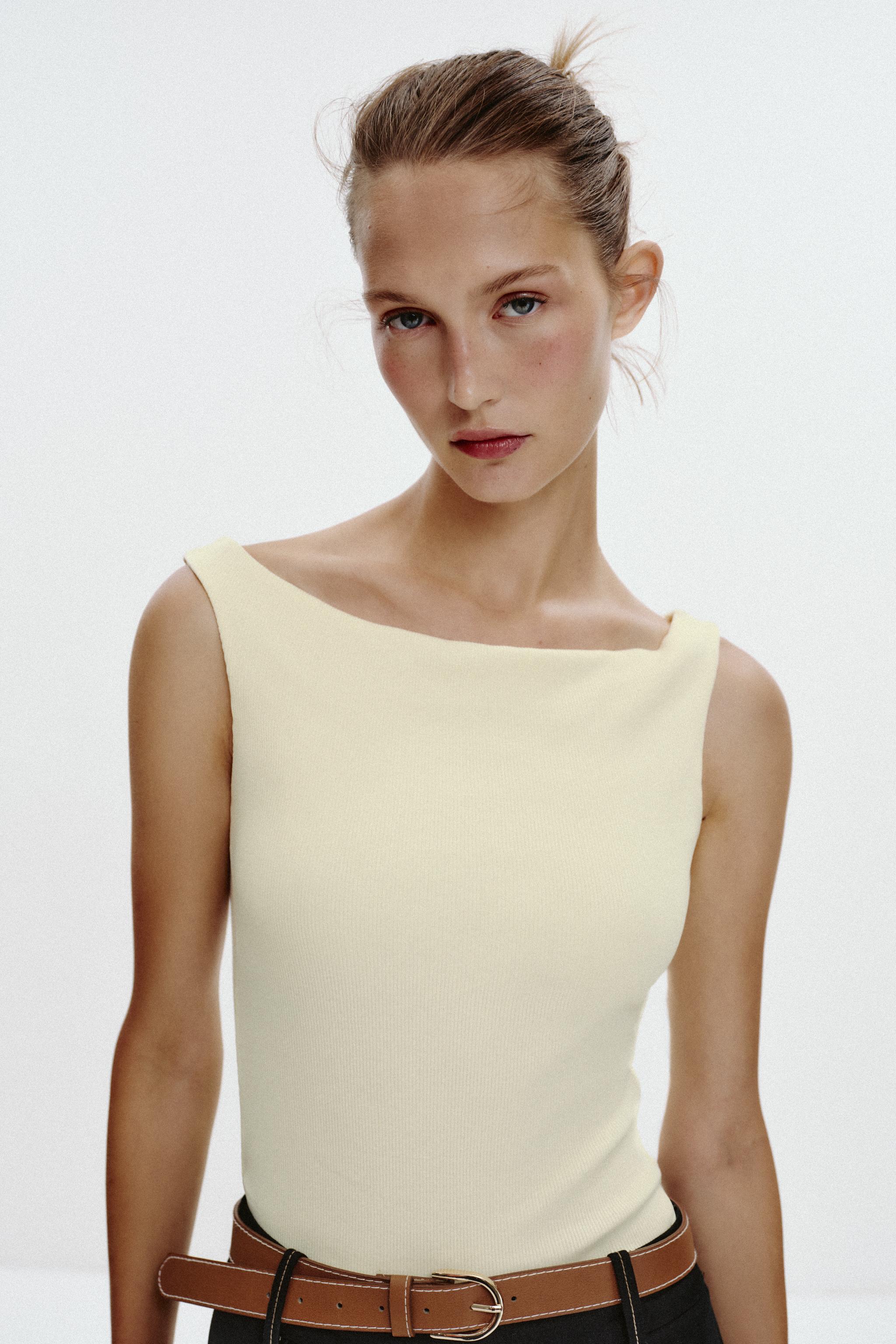 OFF-THE-SHOULDER RIBBED T-SHIRT