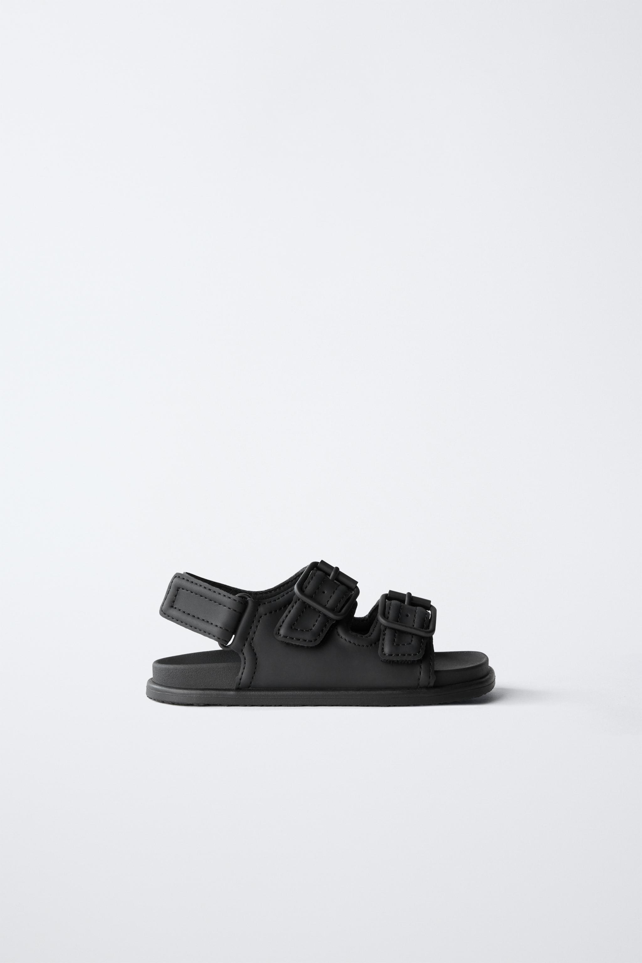 BUCKLED SANDALS