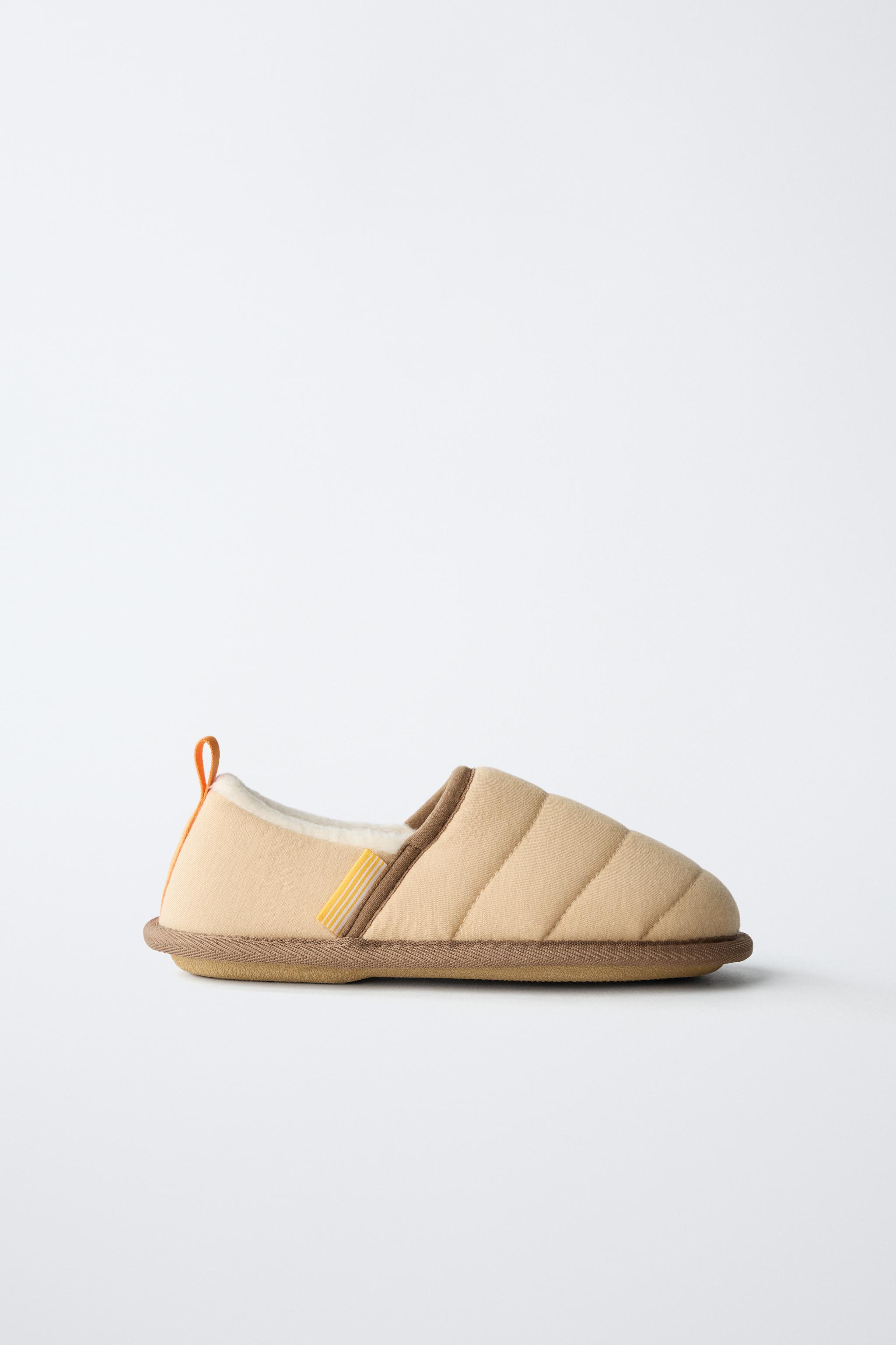 DETAIL HOME SLIPPERS