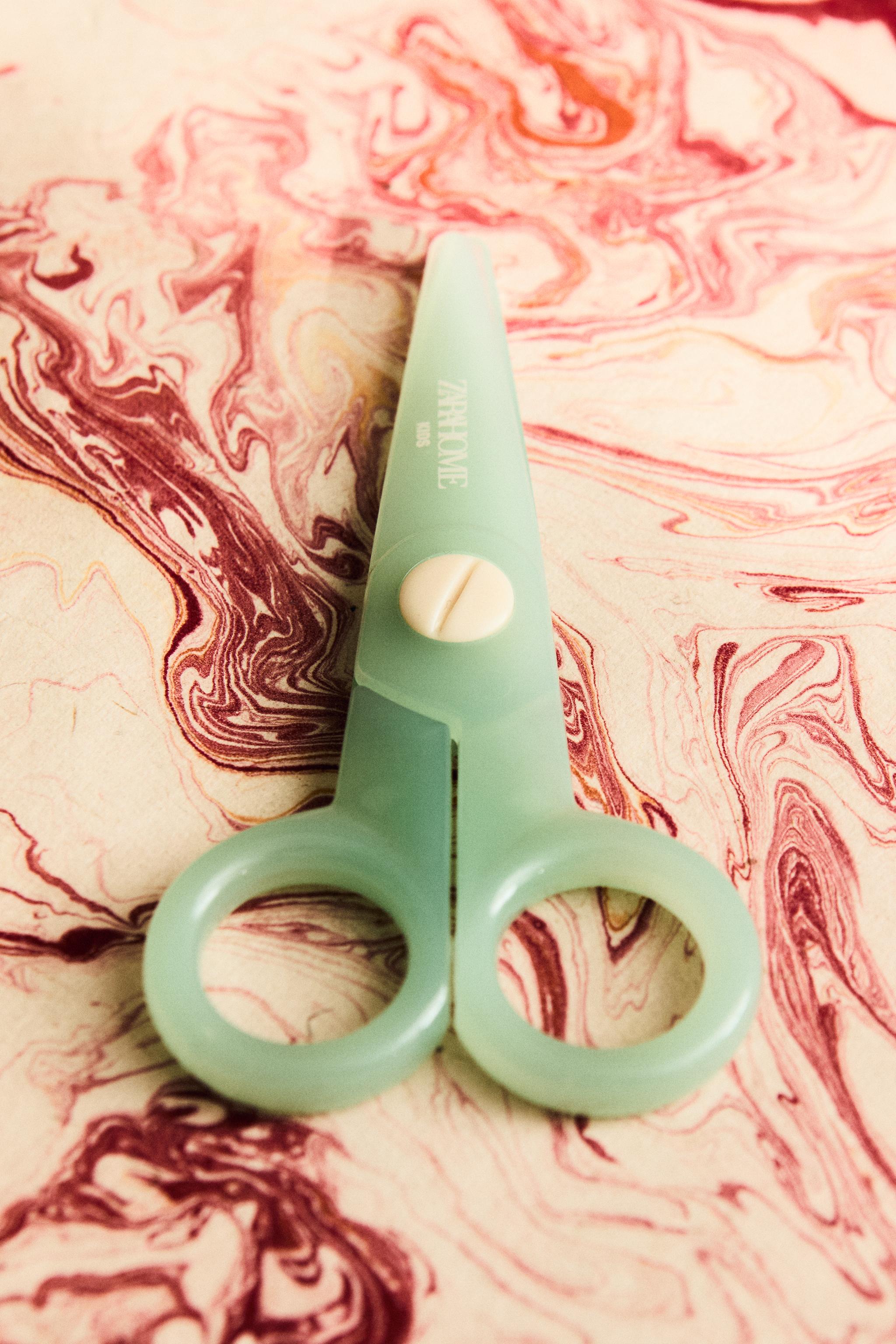 CHILDREN'S SCISSORS