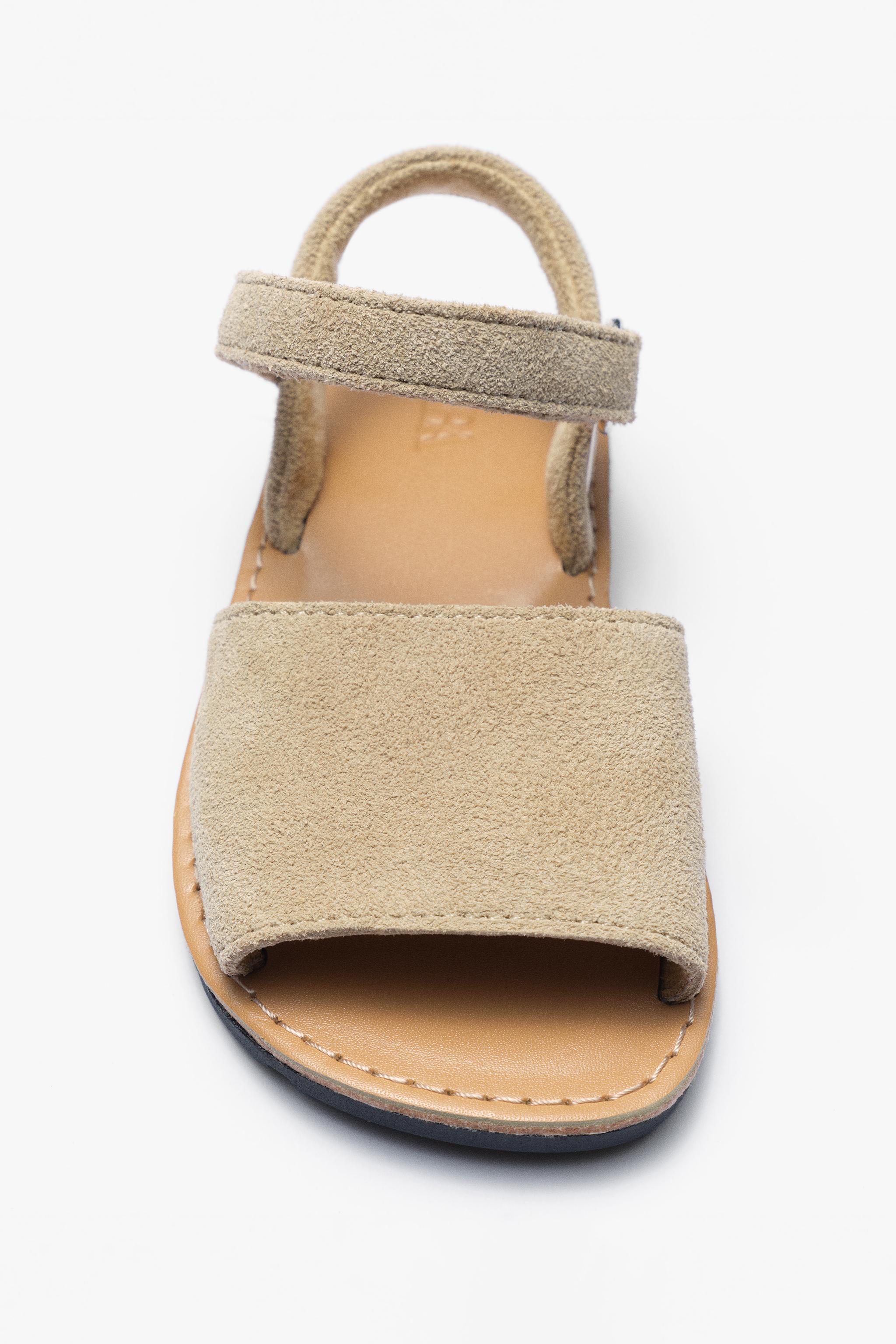 LEATHER SANDALS