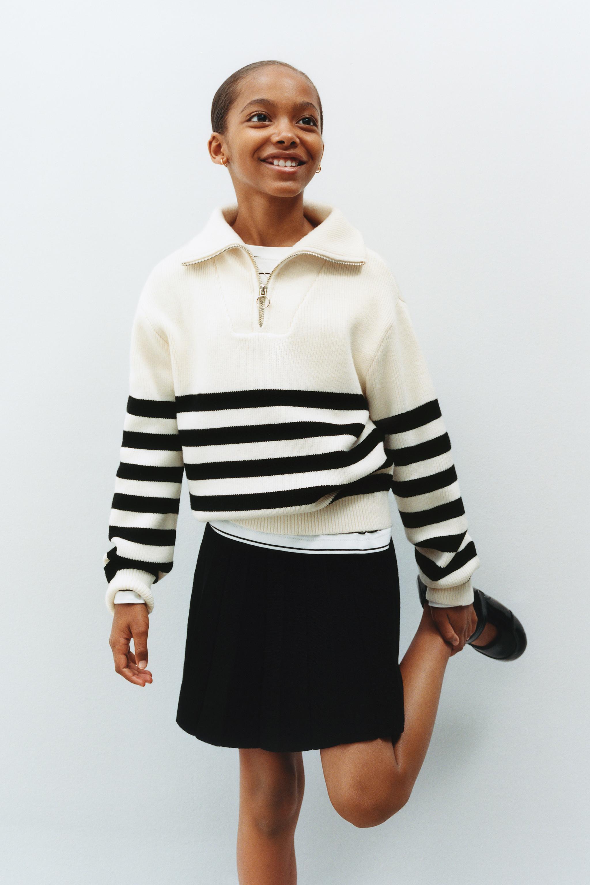 PLEATED KNIT SKIRT