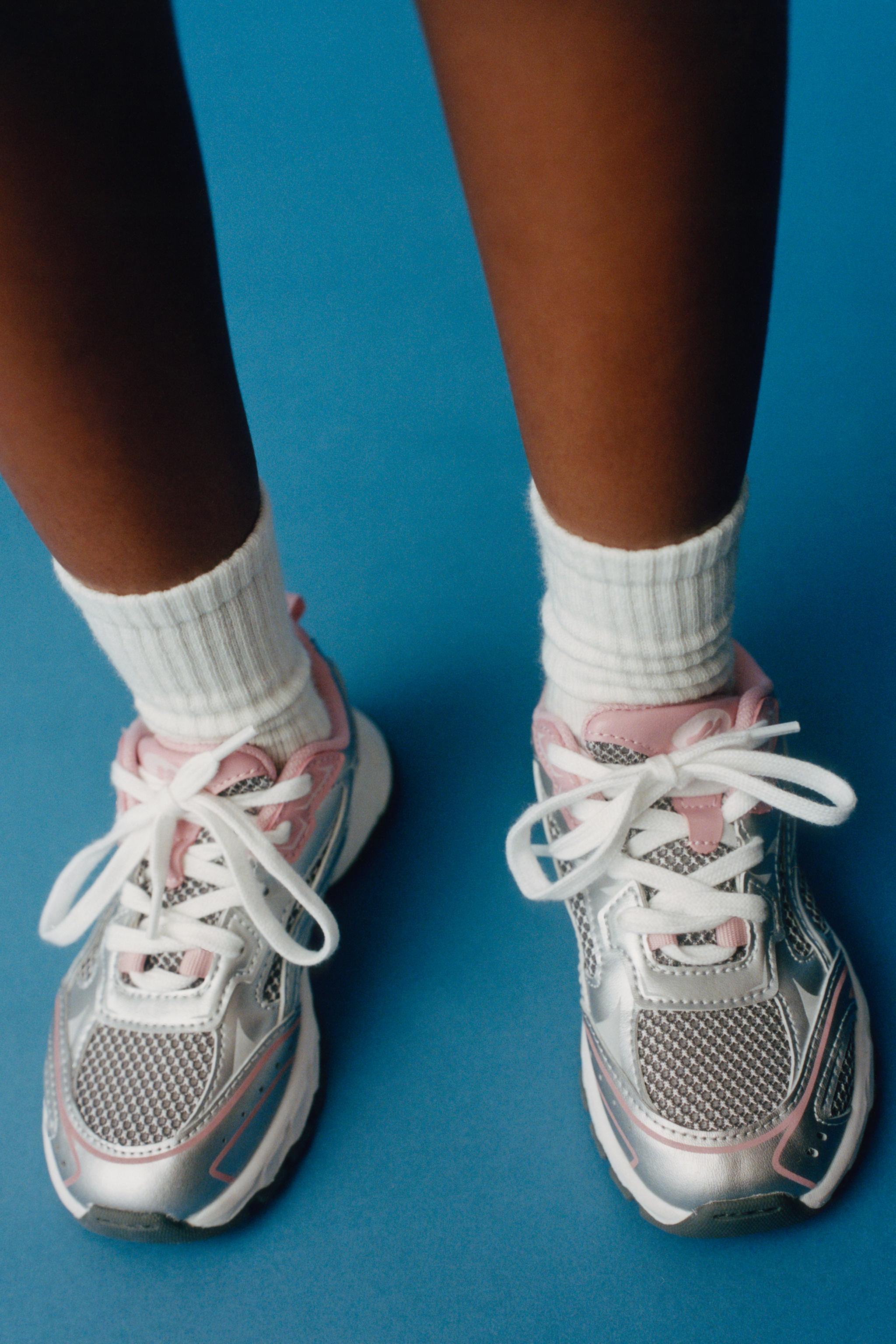 MESH SNEAKERS