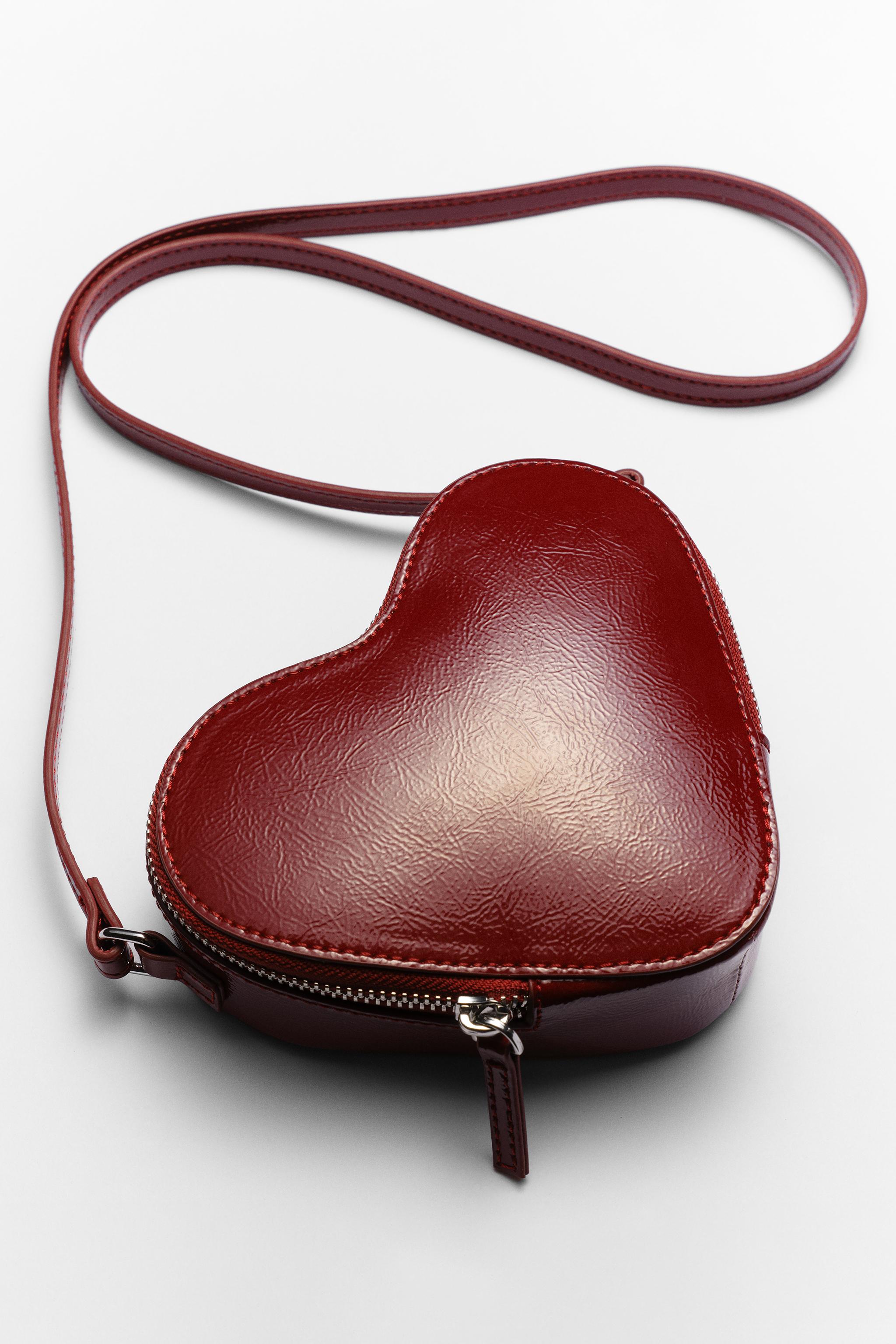 HEART CROSSBODY BAG