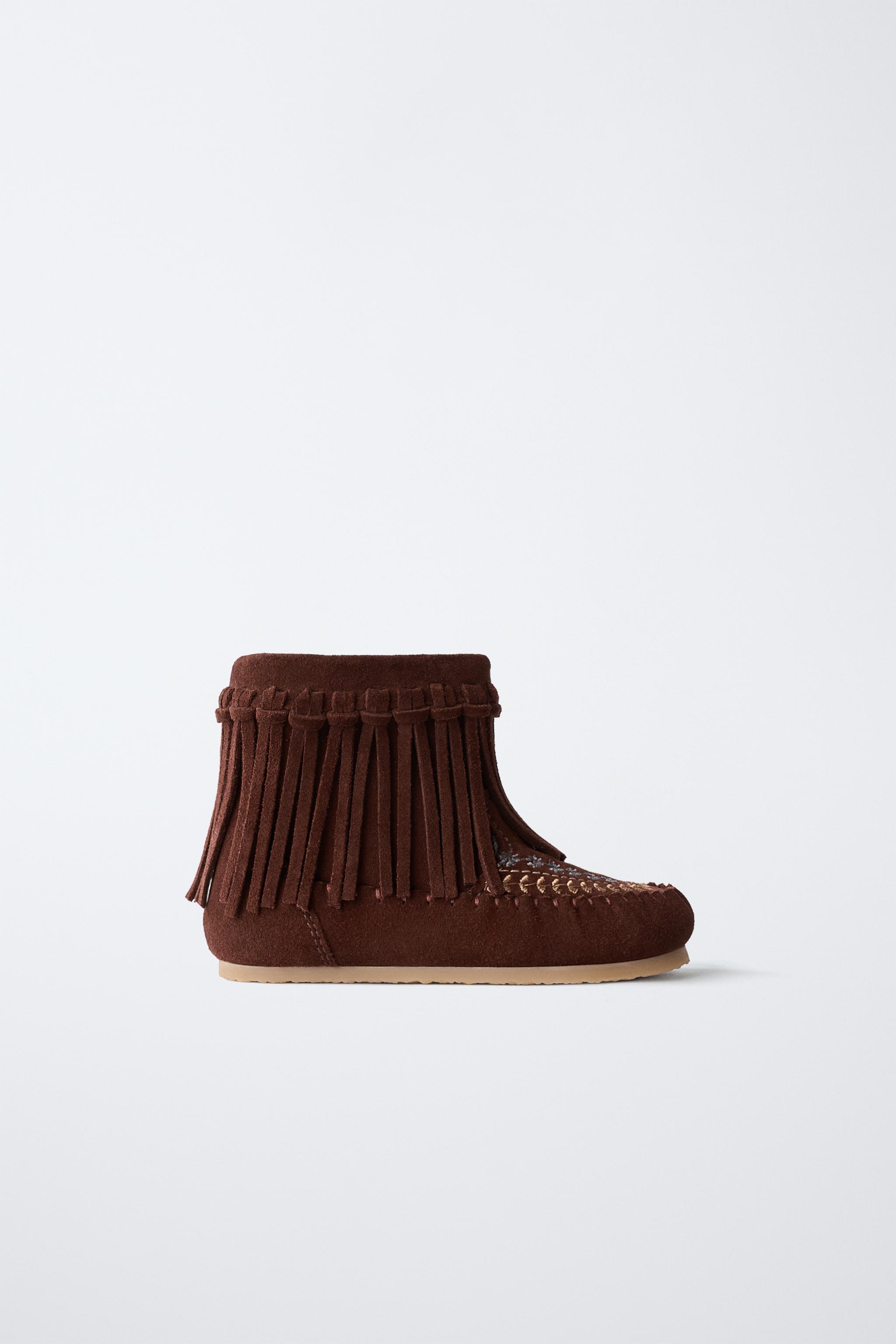 EMBROIDERED LEATHER BOOTS