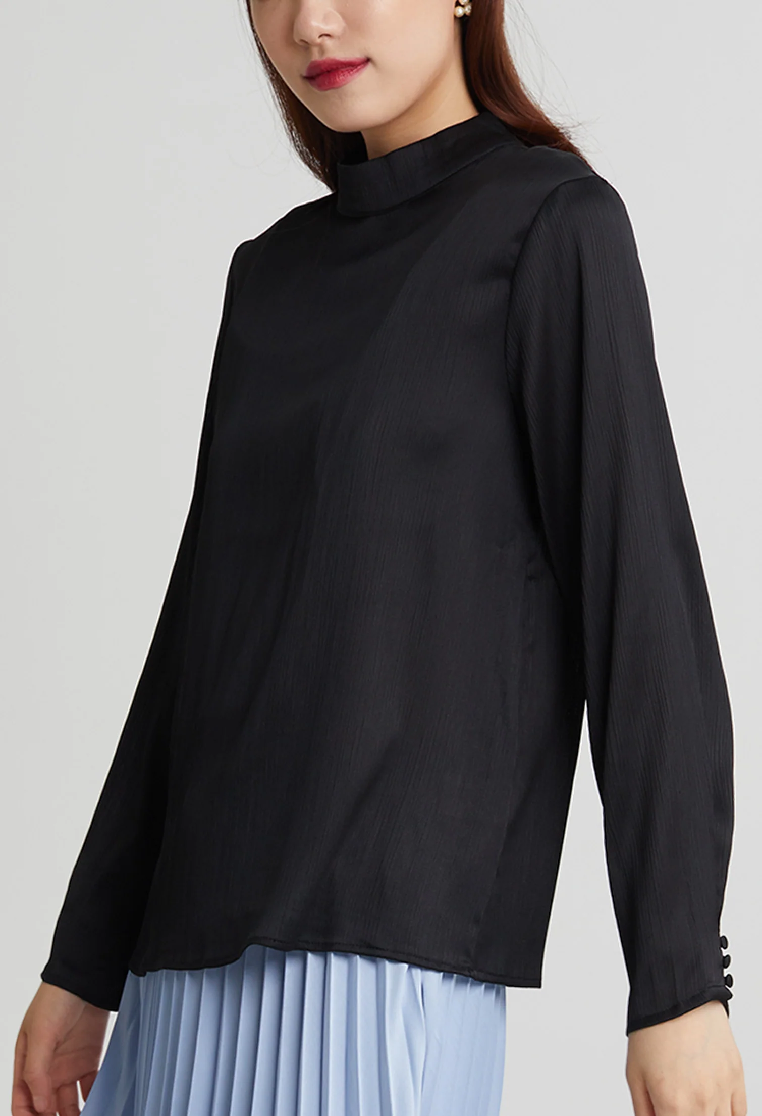 Double Lining Mock Neck Top