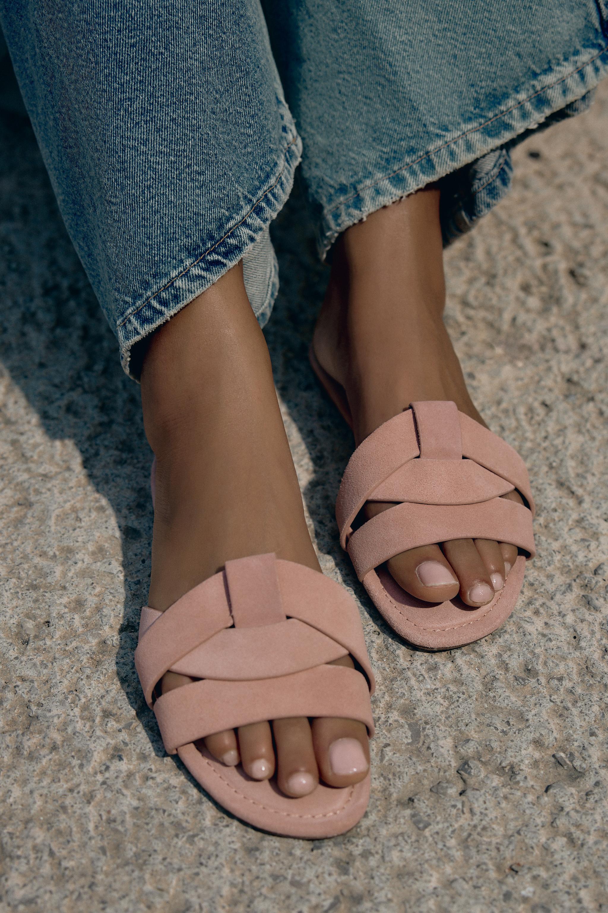 CROSSOVER LEATHER FLAT SANDALS