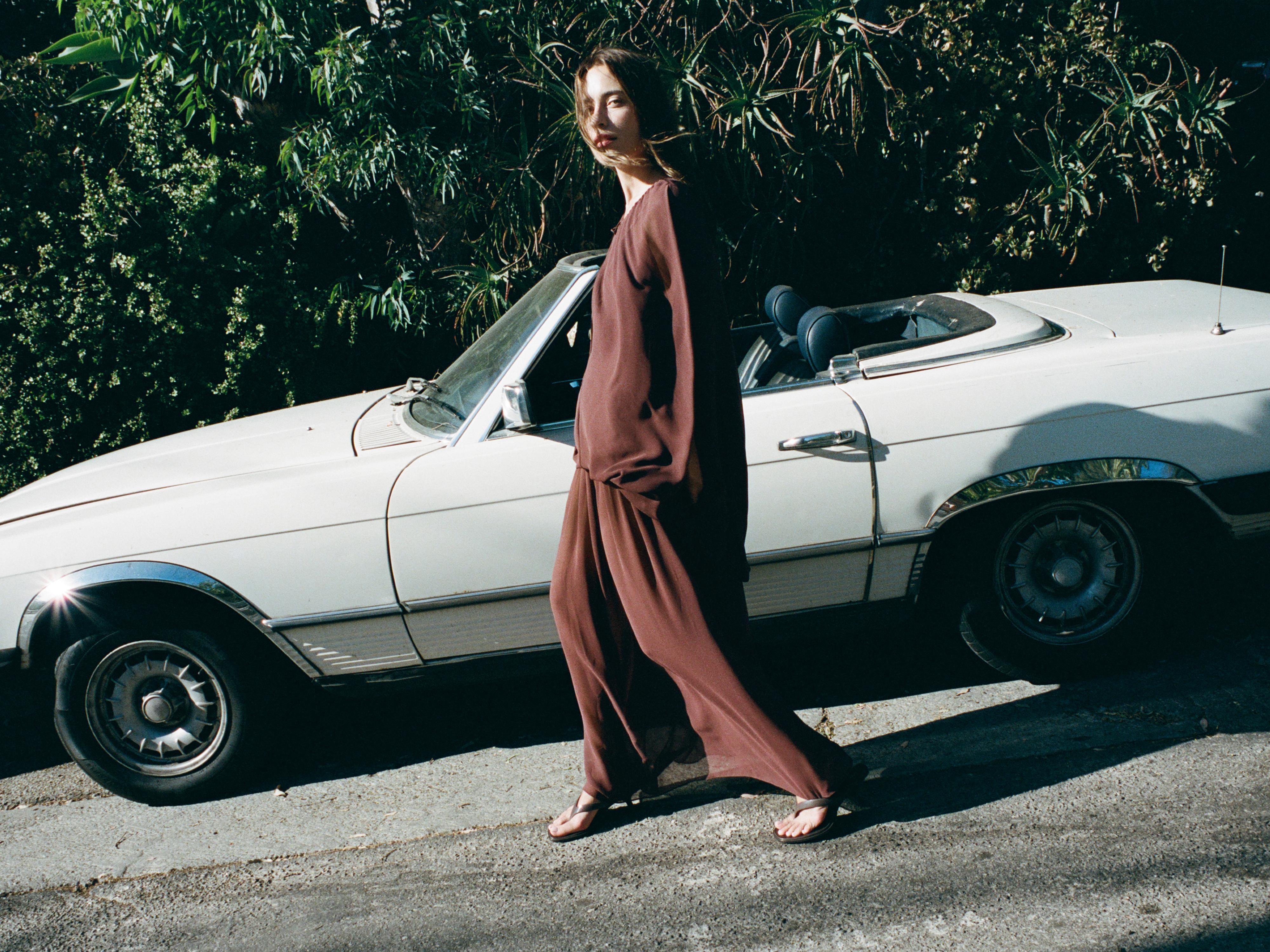 FLOWY LONG DRESS