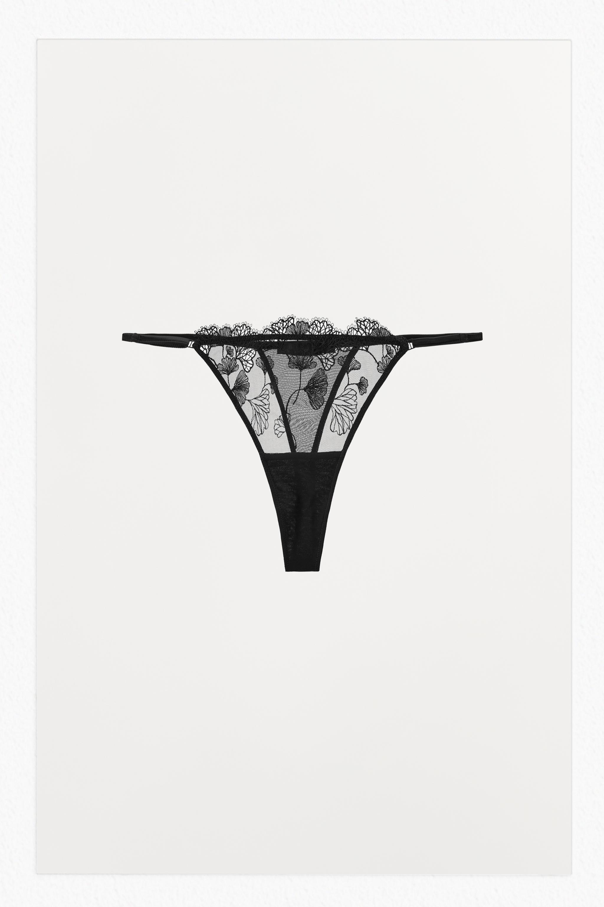 LACE THONG