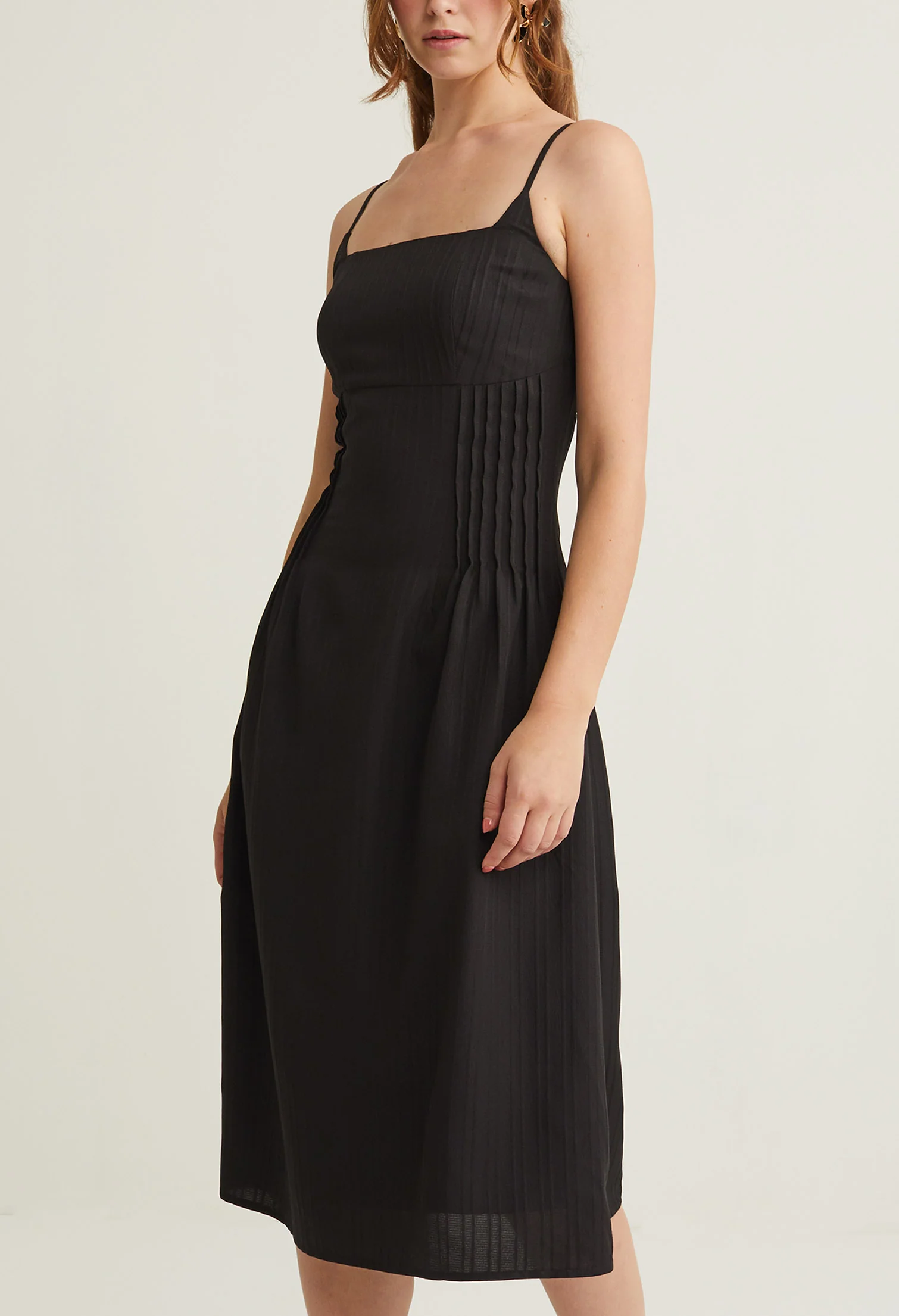 Squared Neck Pleated Midi Dress