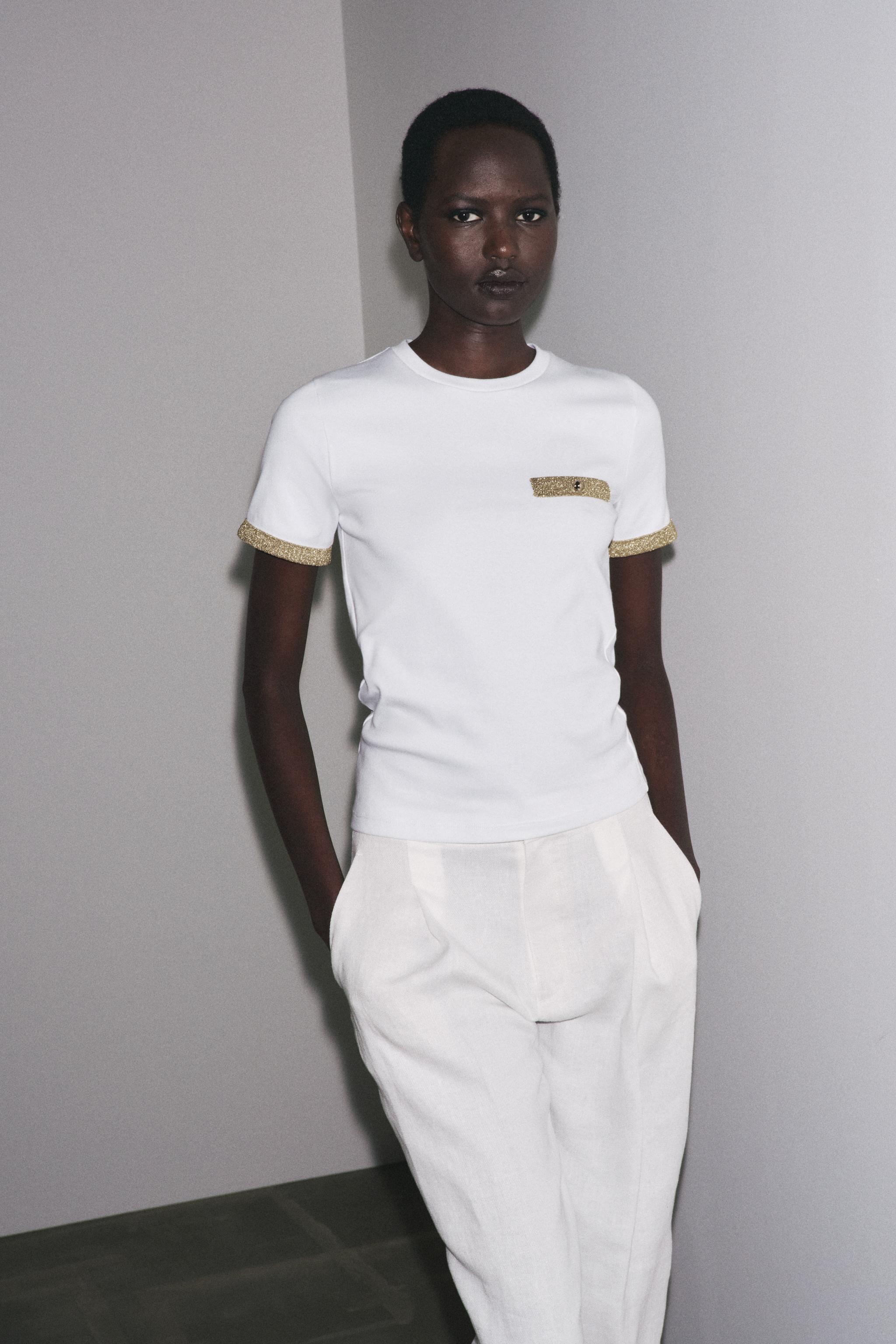 METALLIC THREAD T-SHIRT