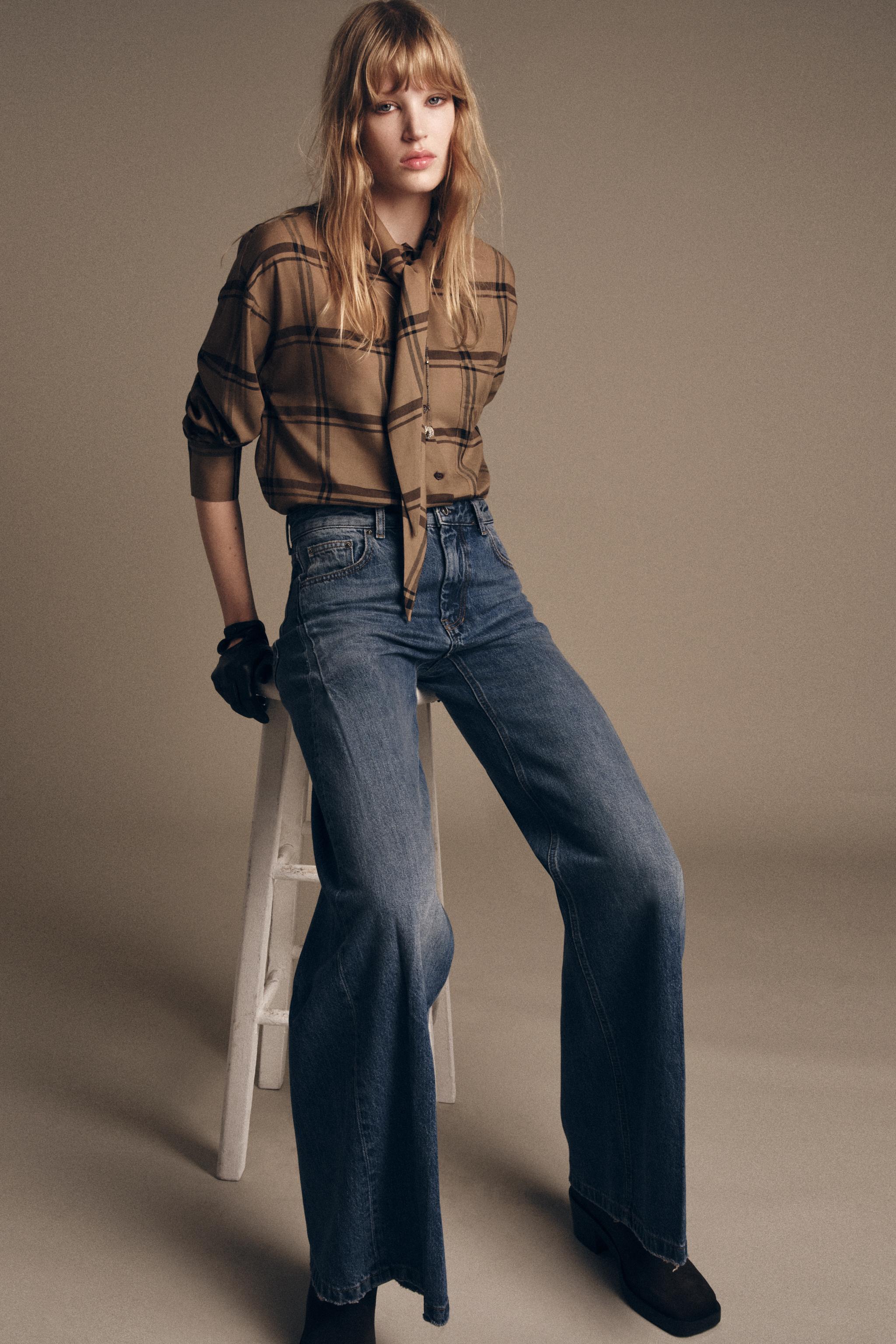 ZW COLLECTION FLARE LOW WAIST PLEATED JEANS