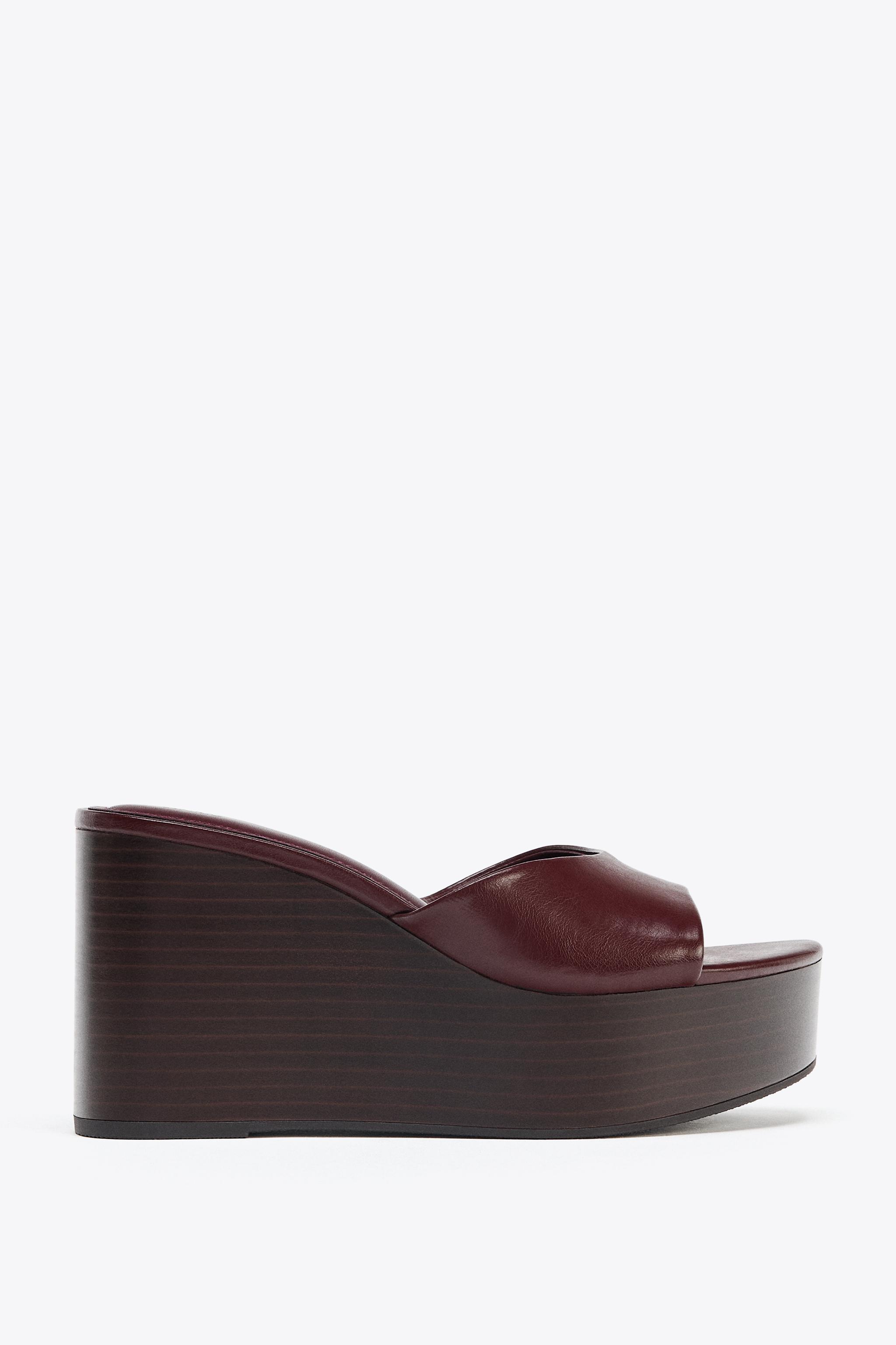 CRACKLED EFFECT WEDGE SANDALS