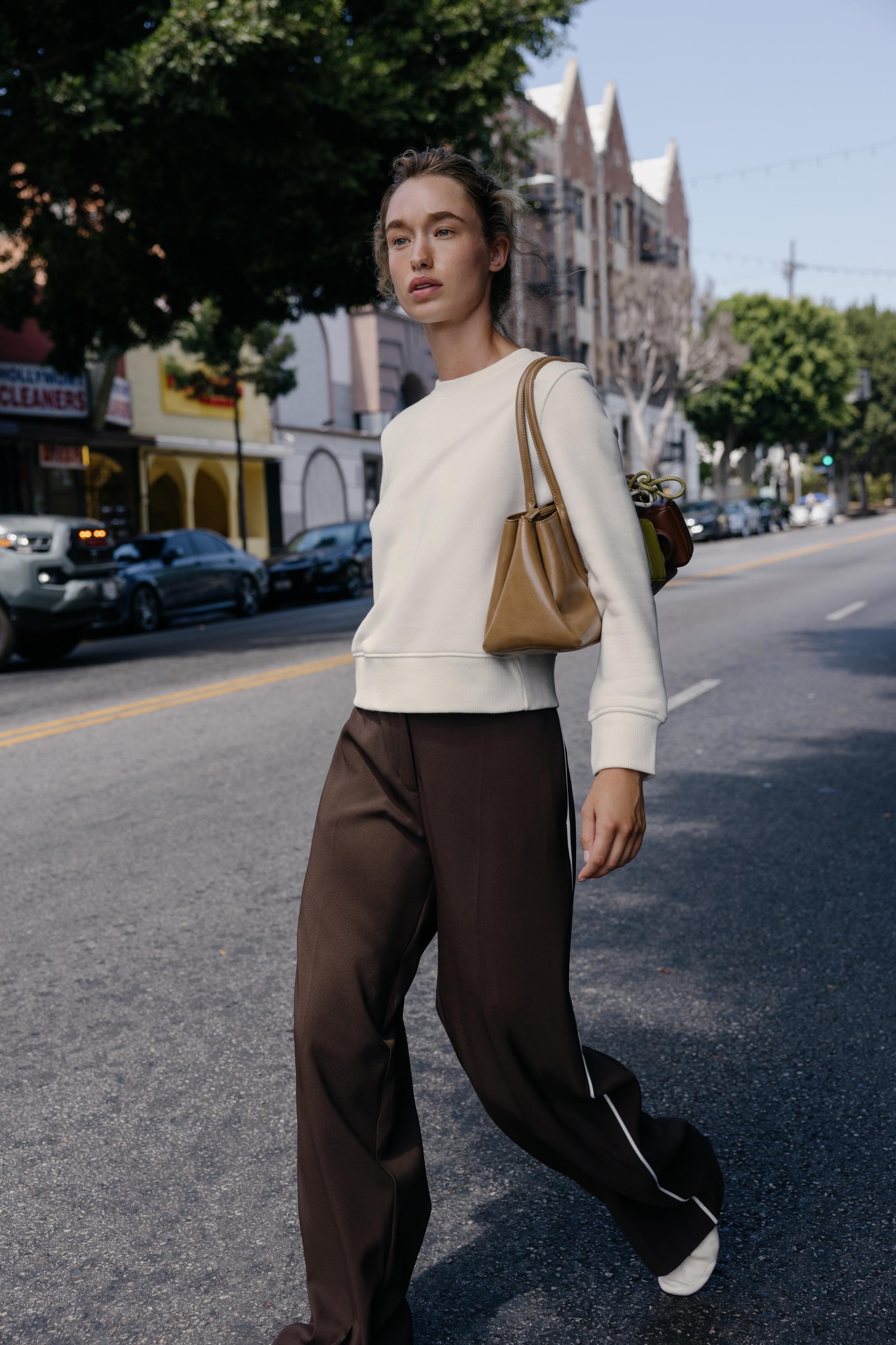 BASIC COTTON SWEATSHIRT