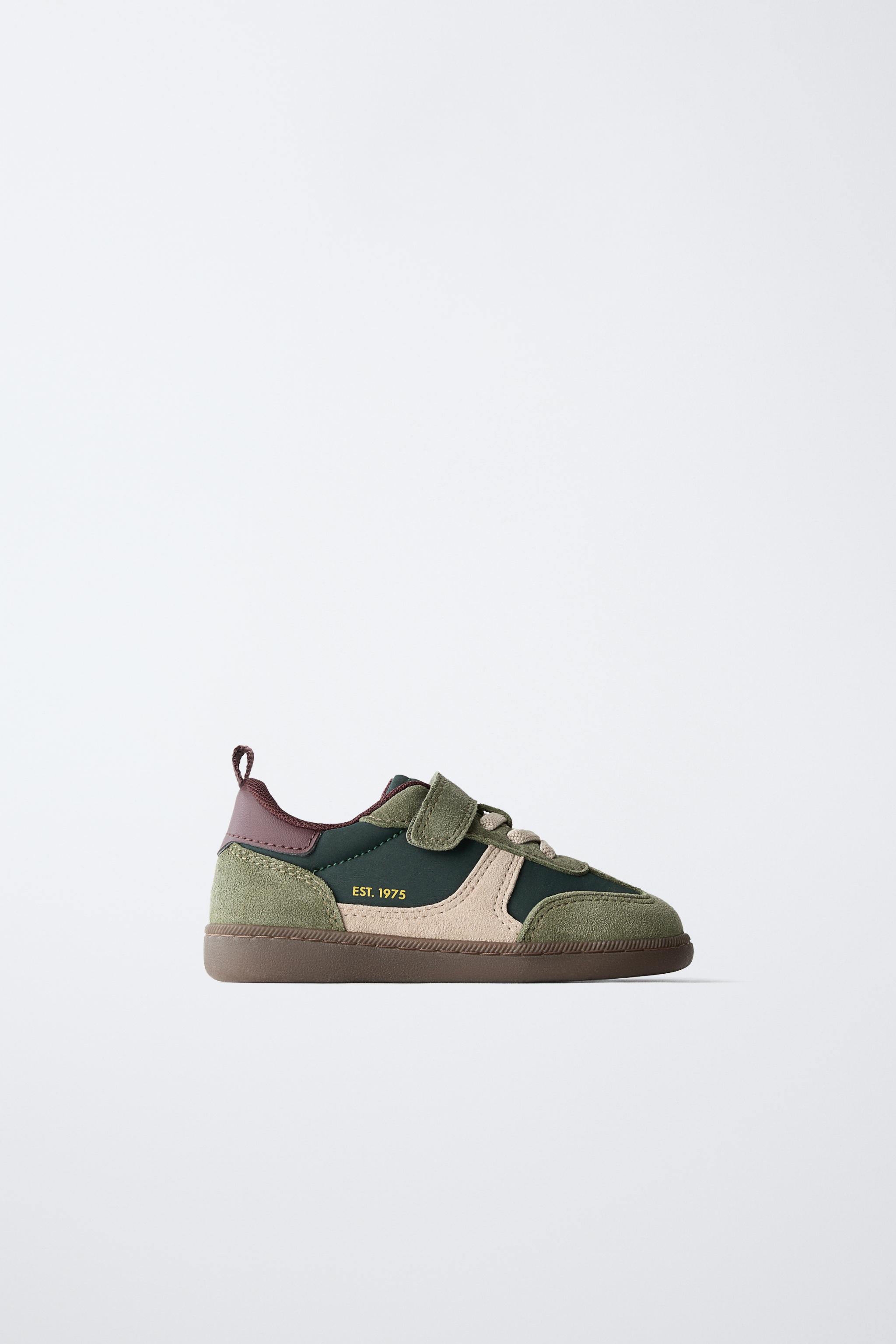 RETRO SNEAKERS