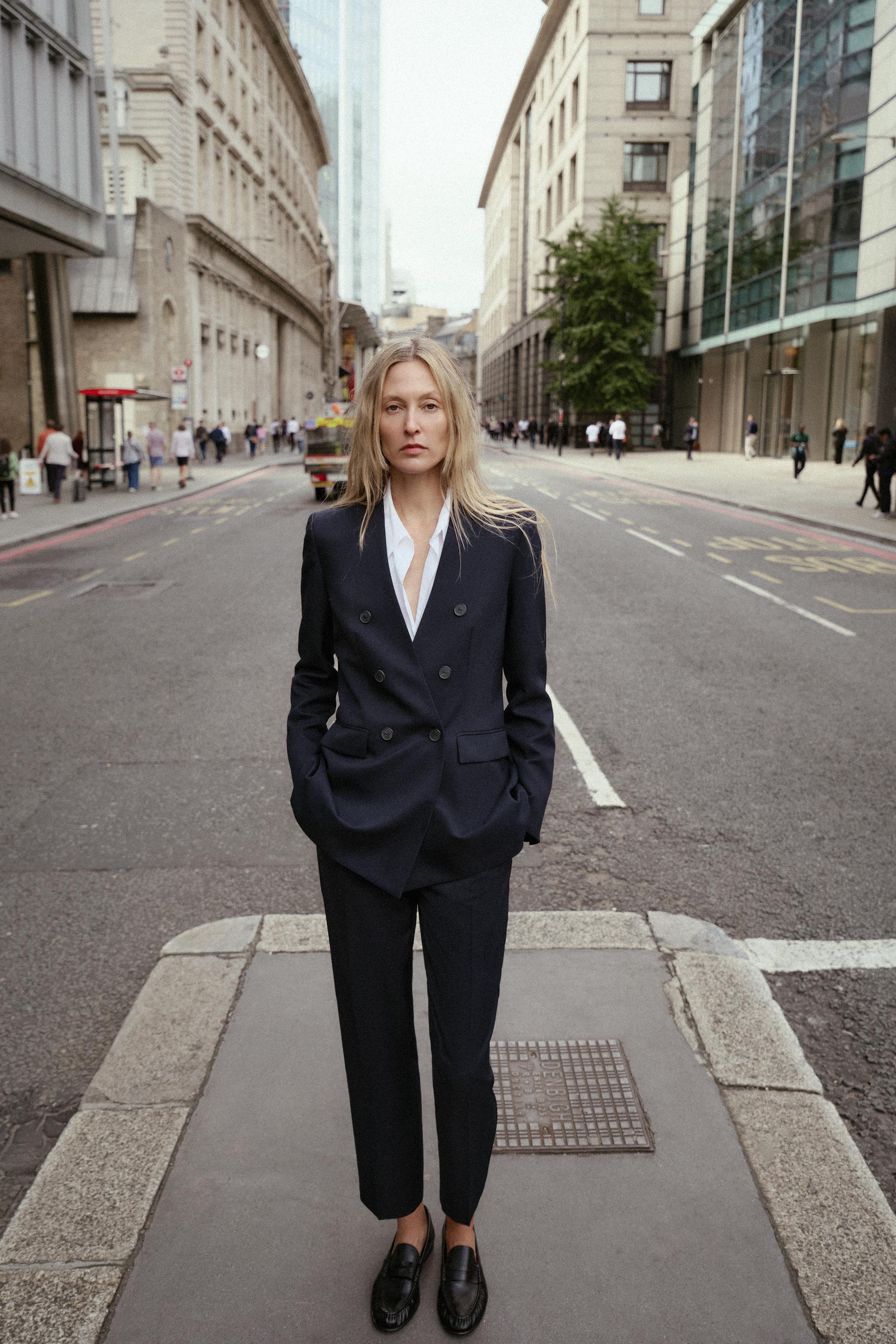 LAPELLESS BLAZER
