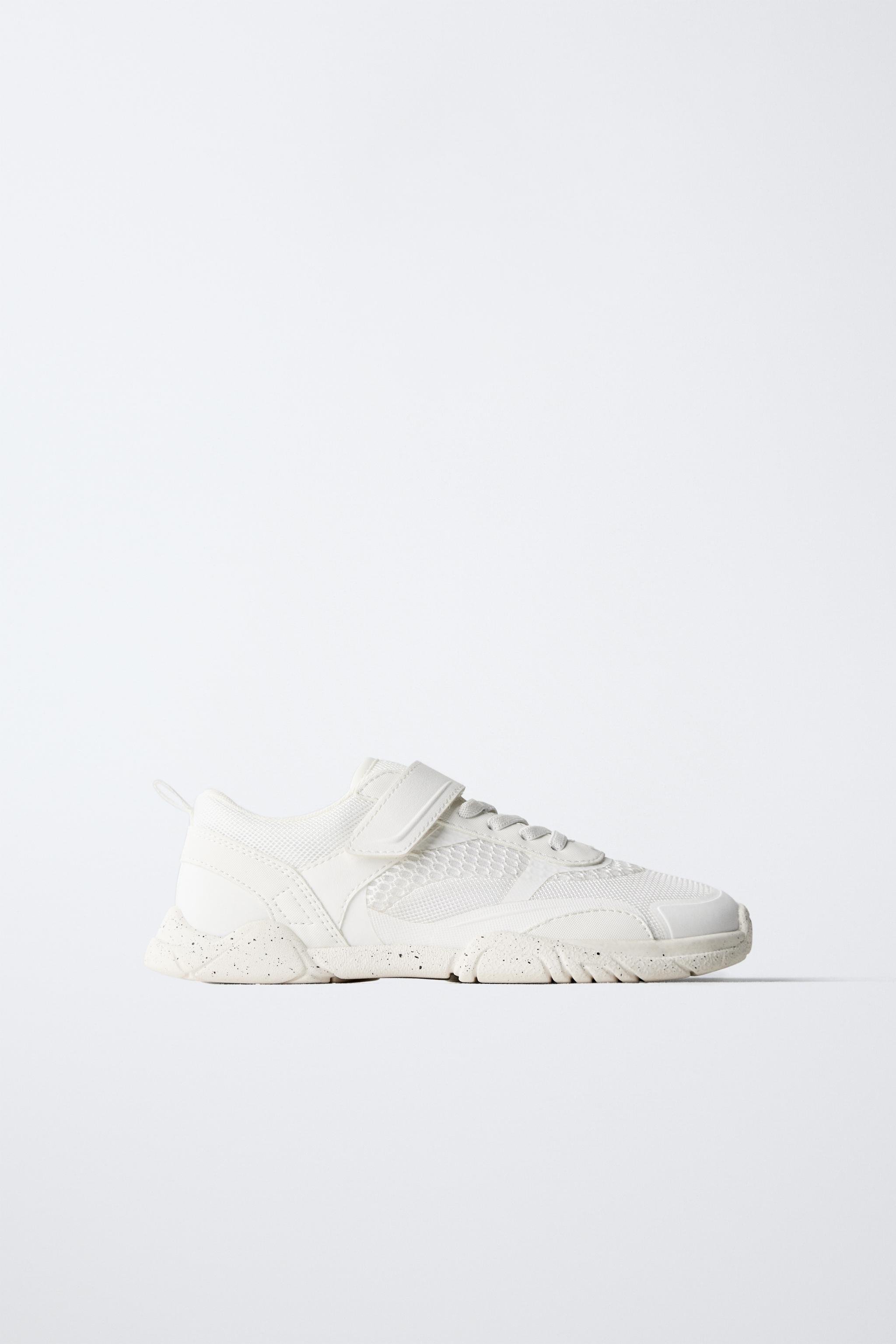 BAREFOOT SNEAKERS