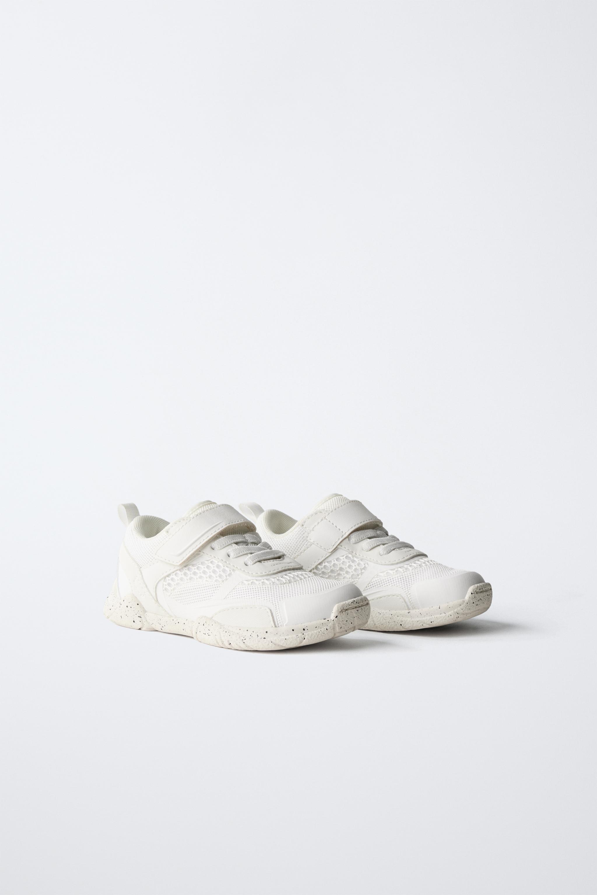 BAREFOOT SNEAKERS