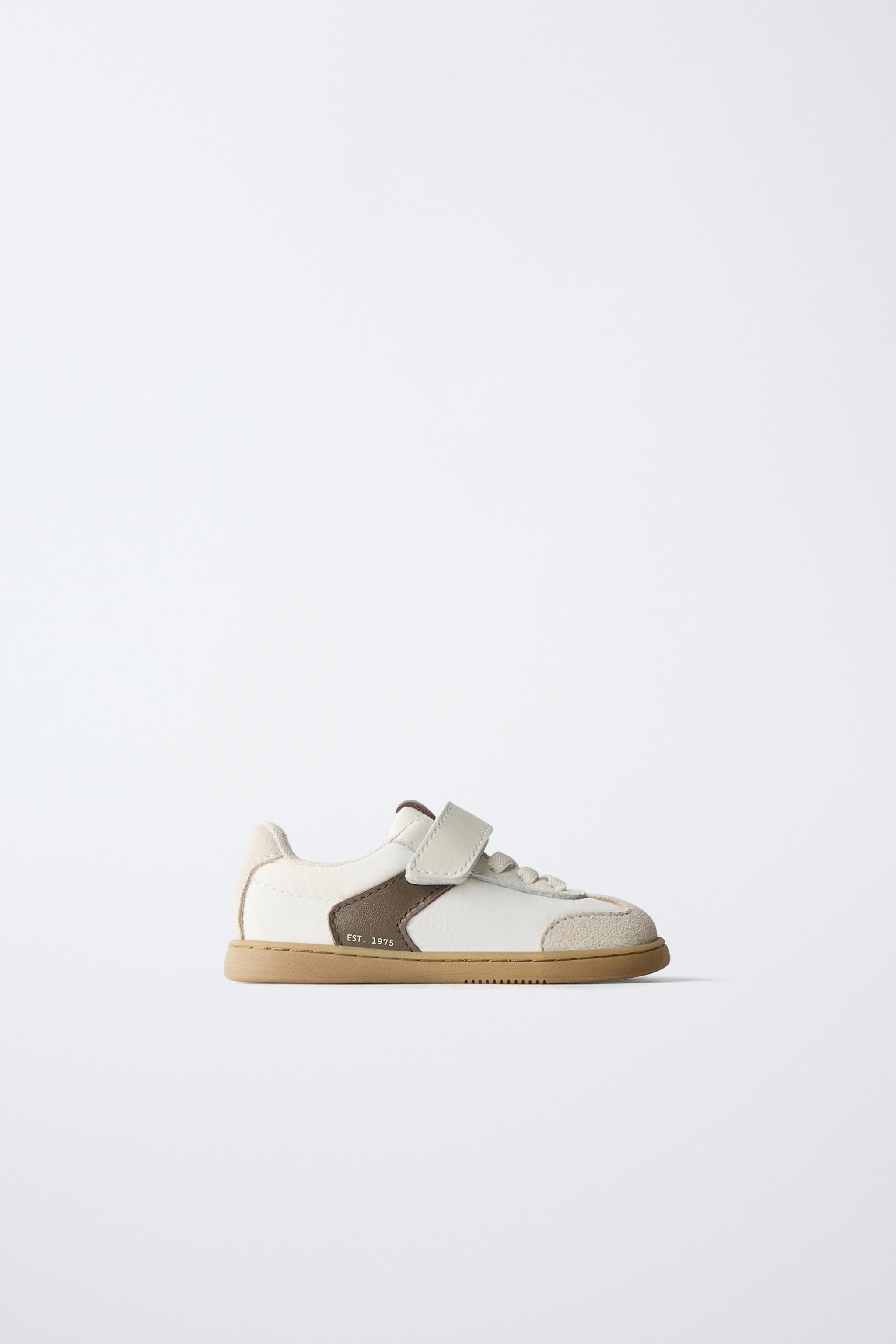 RETRO BAREFOOT SNEAKERS