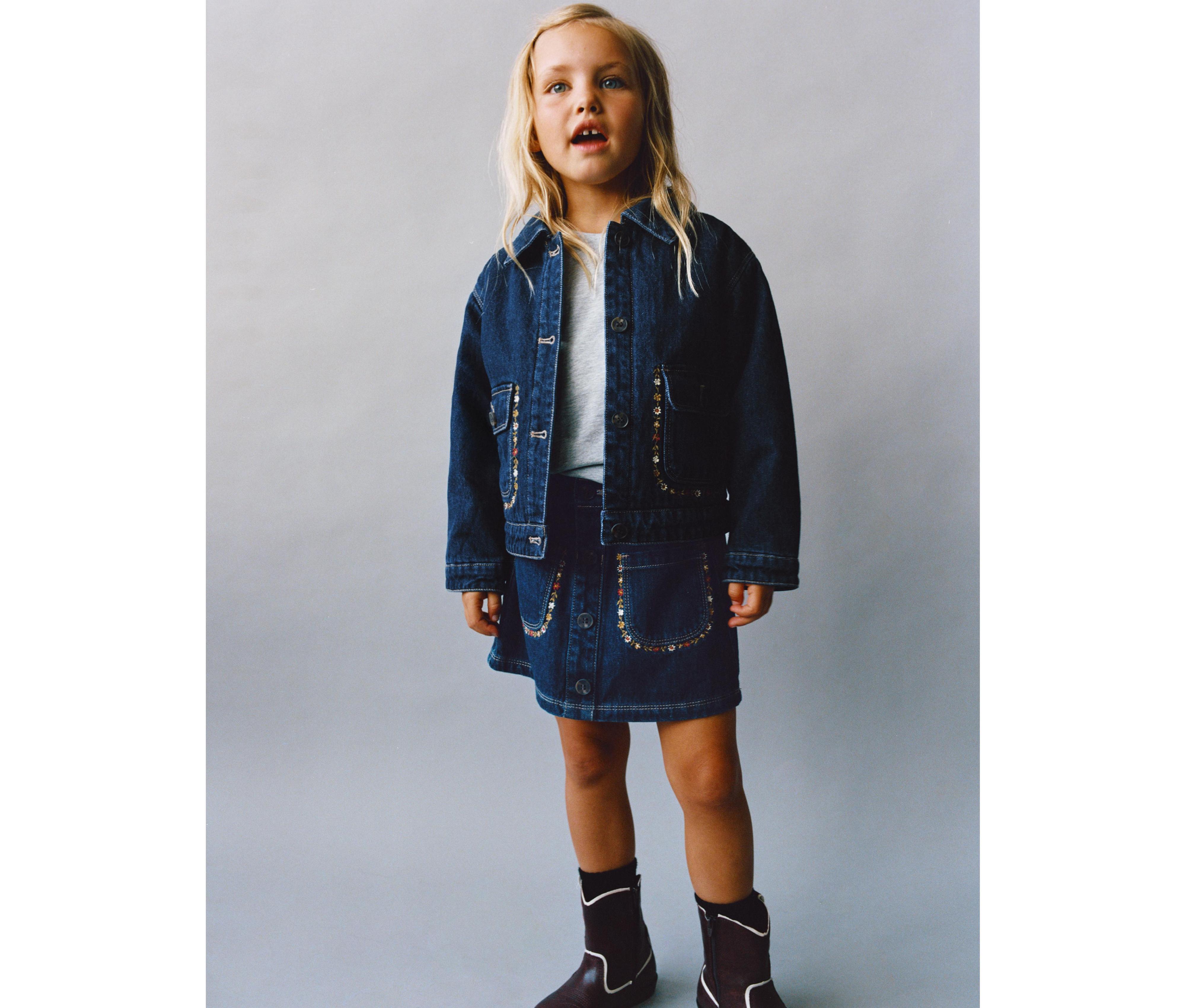 EMBROIDERED FLOWER DENIM SKIRT