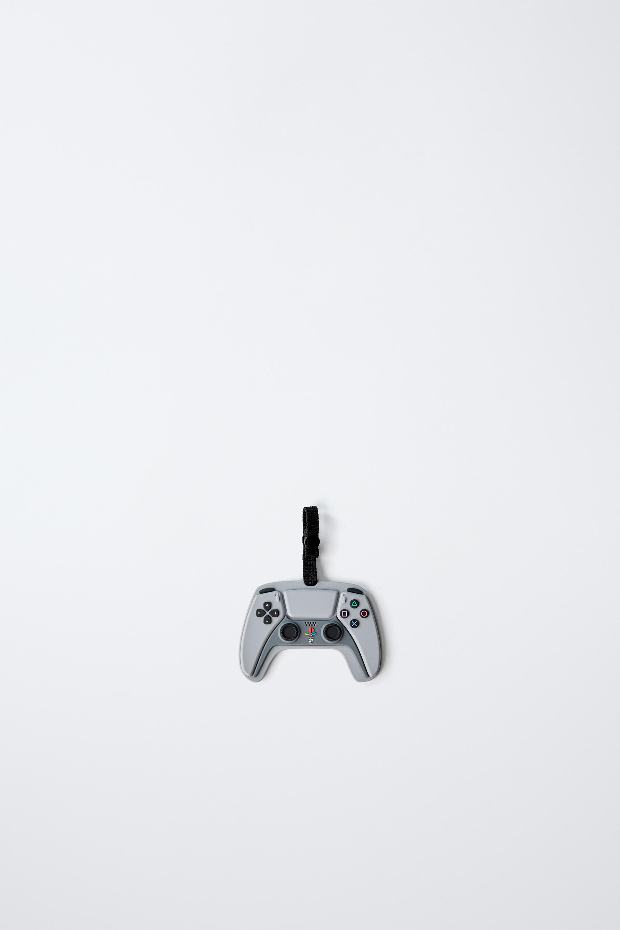 PLAYSTATION ™ 30TH ANNIVERSARY ID TAG
