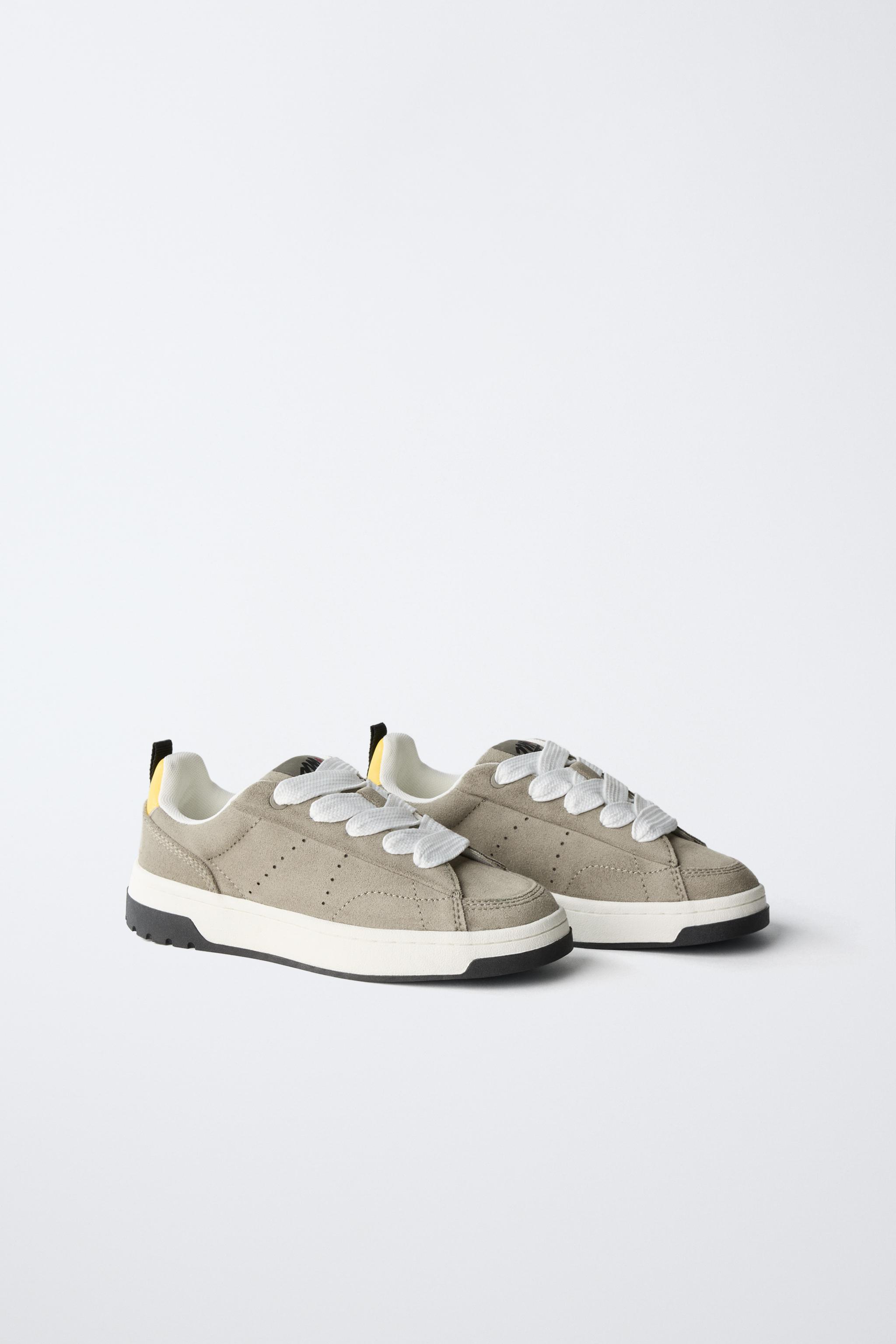 SKATER SNEAKERS