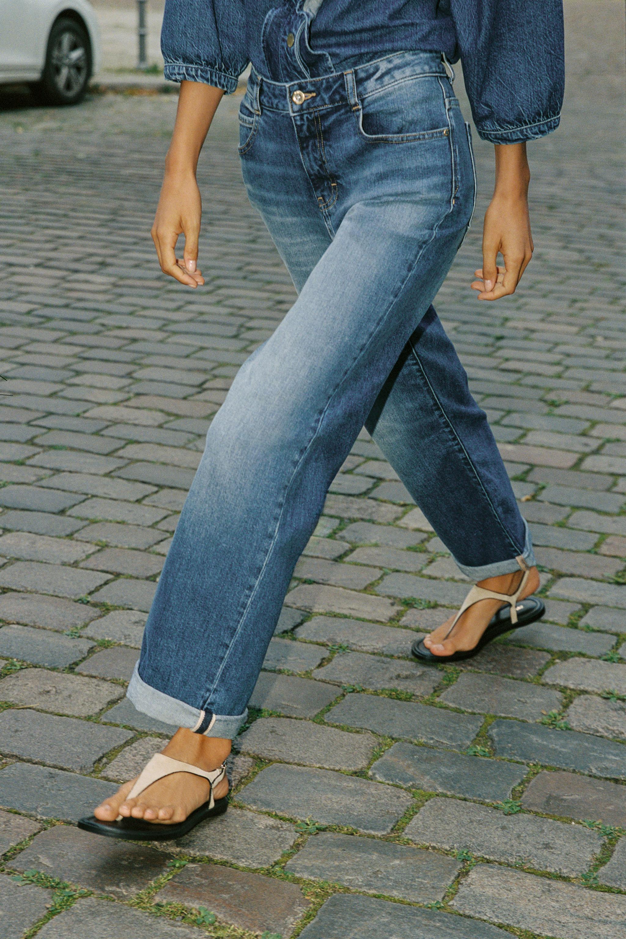Z.07 RELAXED FIT HI-RISE CUFFED JEANS