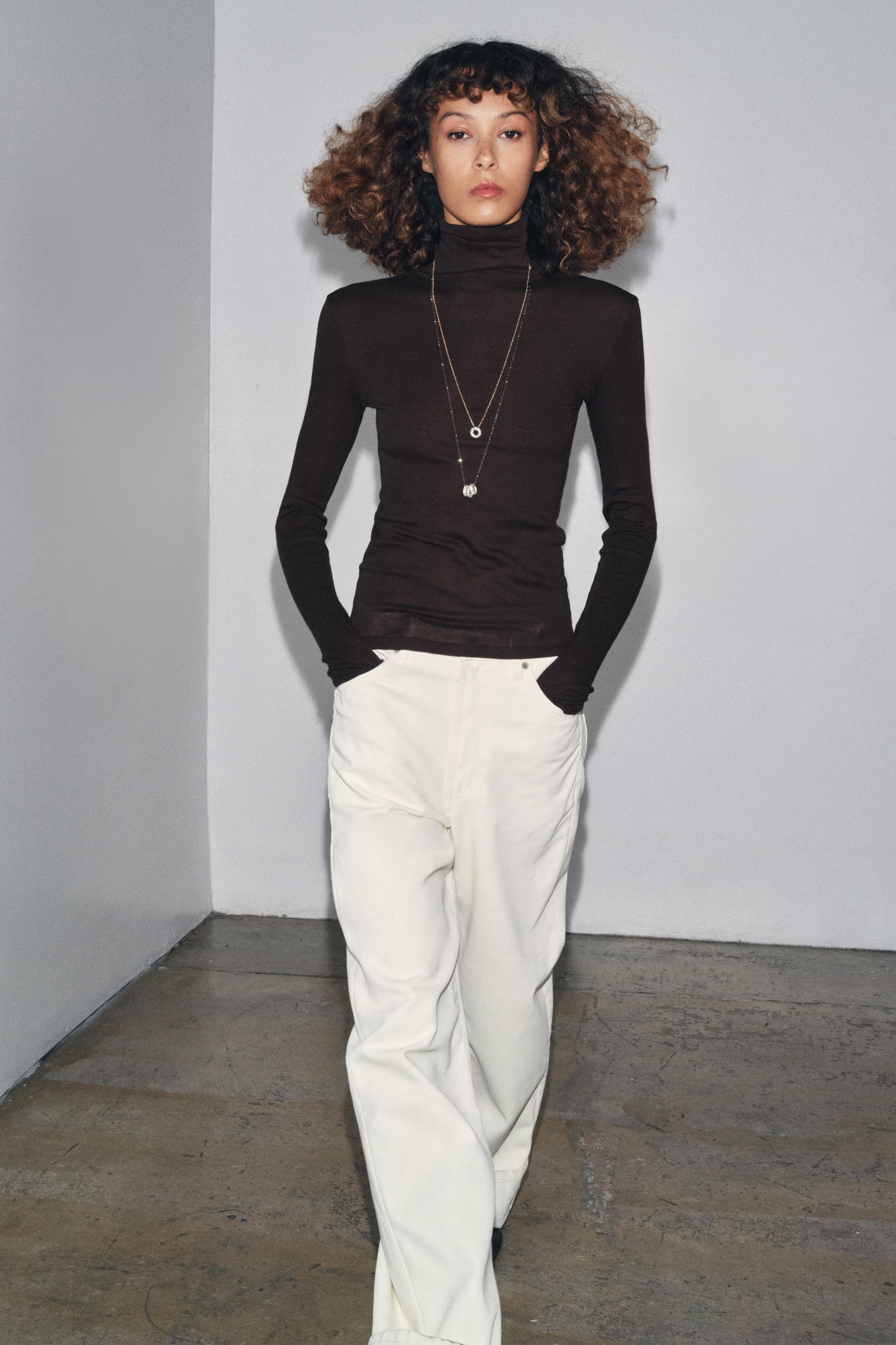 SLIM MOCK NECK T-SHIRT