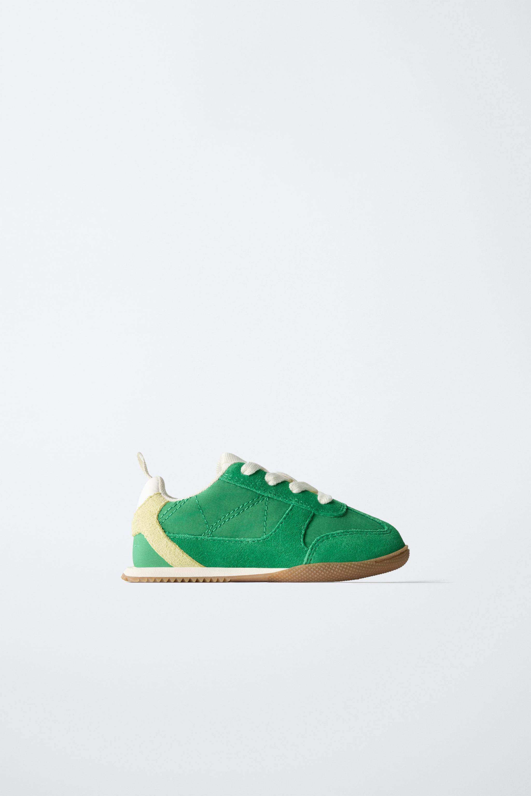 SOFT SNEAKERS